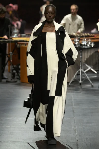 Look 39